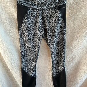 Monochrome Patterned Women's Leggings